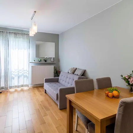 Apartament First -- żoliborz 1 *