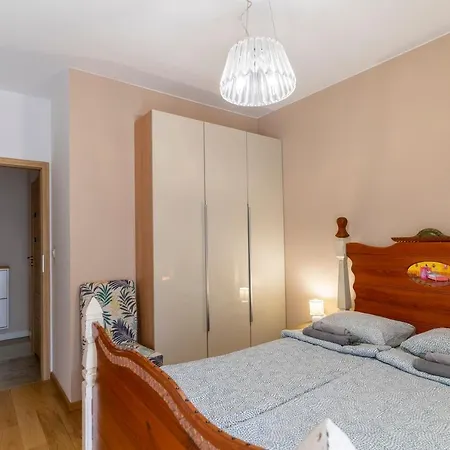 Apartament First -- żoliborz 1 *