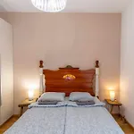 First -- Zoliborz 1 Διαμέρισμα *